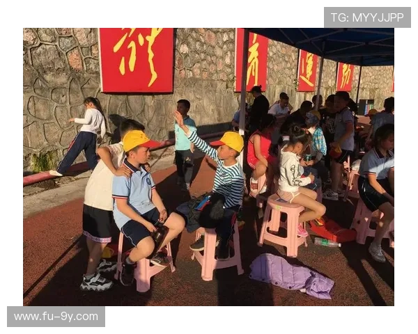 以巴扎乡中心小学足球赛为契机 激发学生运动潜力 弘扬团结拼搏精神